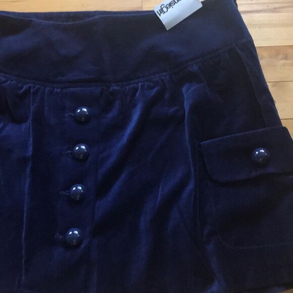 kensiegirl navy velour skirt. NWT. Size 11 - Picture 2 of 3